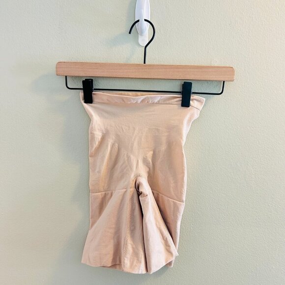 Spanx Seamless Power Mid-Thigh Short Size Medium Soft Nude Shapewear Occasion - Picture 2 of 8